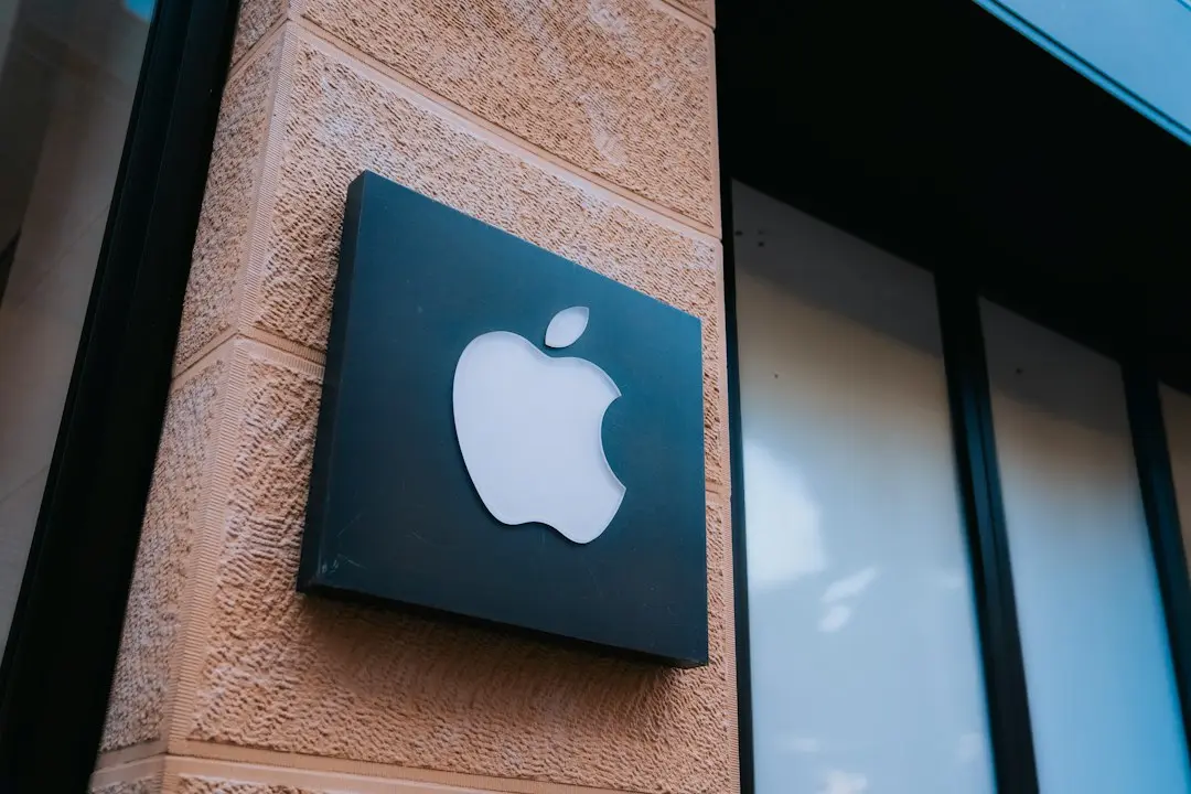 Apple pregătește un patch de securitate după descoperirea unei vulnerabilități critice