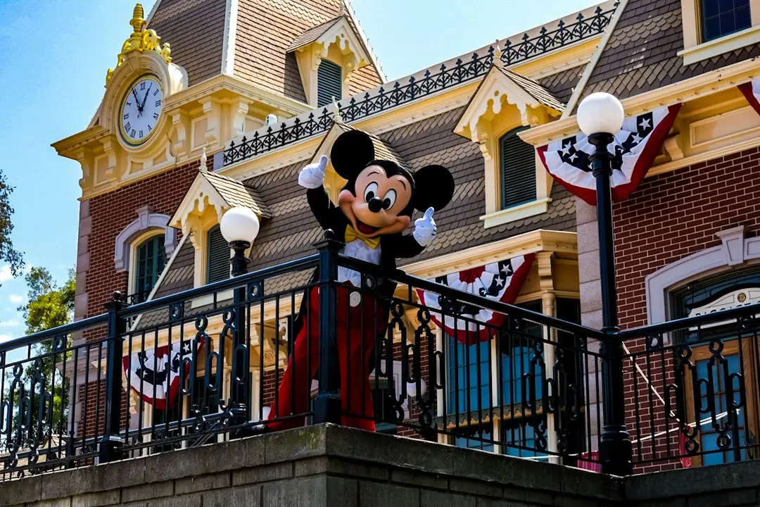 Disney va investi 180 de milioane de dolari în echipa Character.AI în trei ani