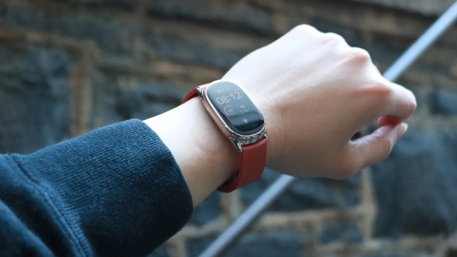 Fitbit Edge: echilibru perfect între stil și funcționalitate