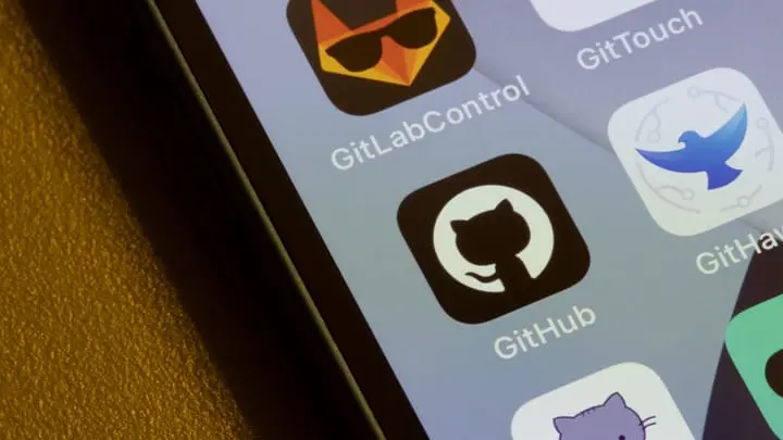 malware-ul care fură cheile cloud prin tokeni GitHub