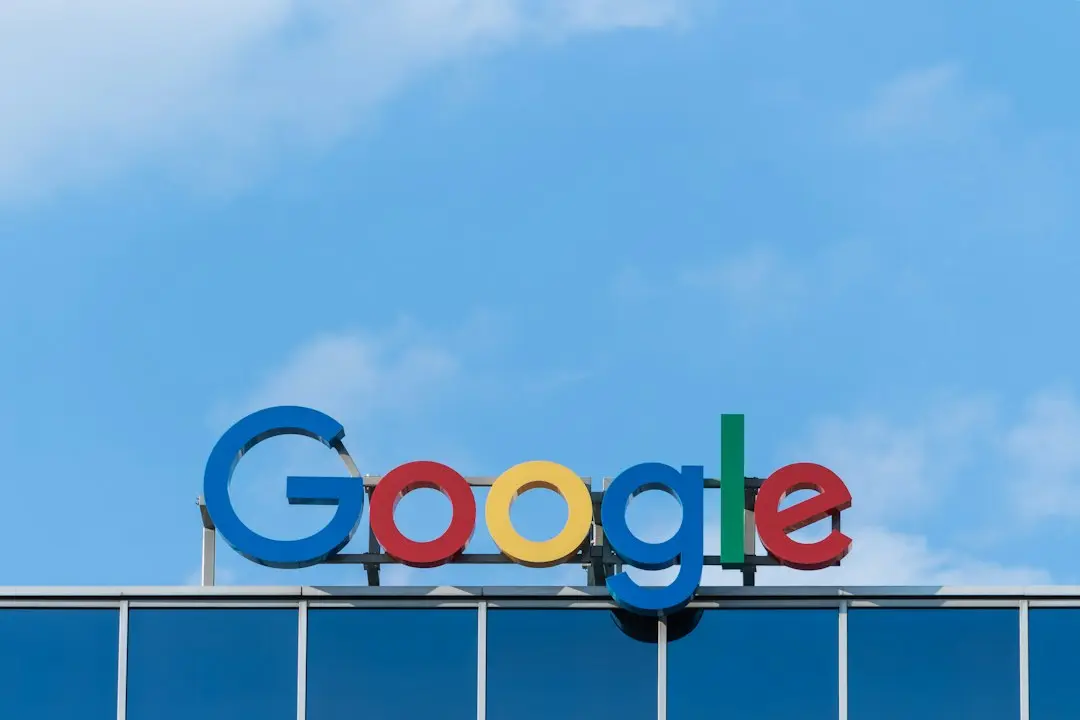 Google schimbă regulile de publicitate pe Android: datele din Gmail și Photos devin ținte