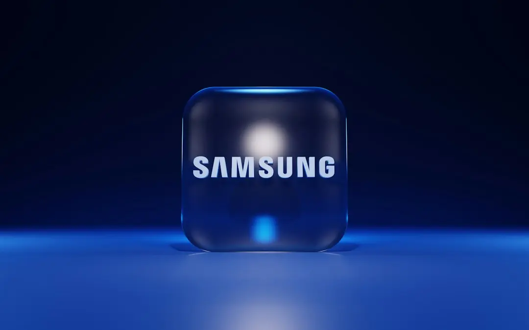 Samsung lansează campanie provocatoare împotriva Apple cu Galaxy Z Fold 8