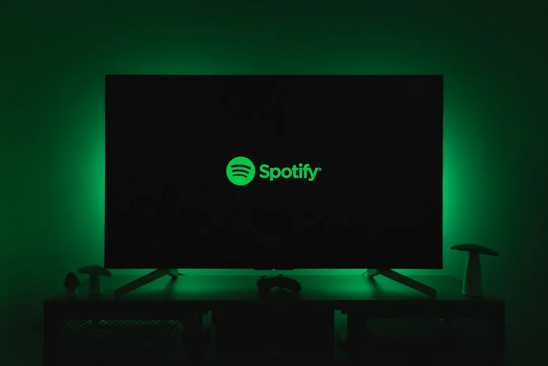 Spotify a șters 50 de milioane de piese AI din recomandări